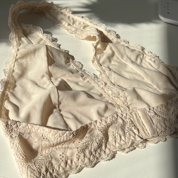 New with tags size extra-large, and lace bra let - Picture 4 of 5